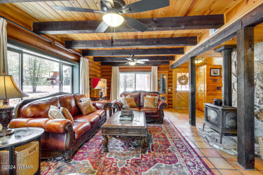 6436 Mark Twain Drive, Pinetop, Arizona 85935, Bedrooms, ,Bathrooms,Residential,For Sale,Mark Twain,257586