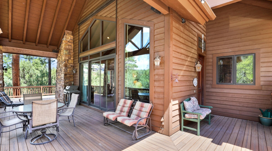 Front Covered Deck (1)