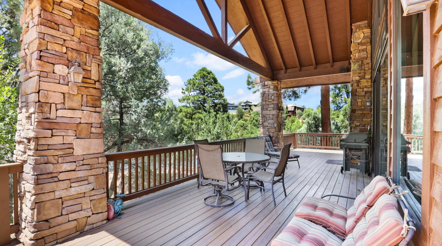 Front Covered Deck (2)