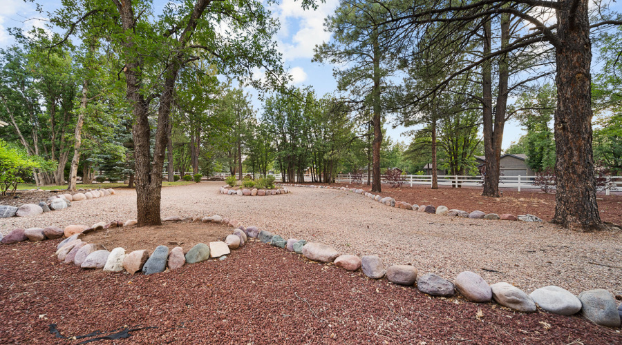 H view to circular drive