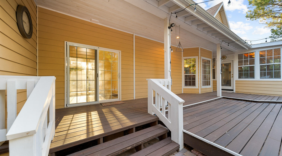 H rear deck and rear view