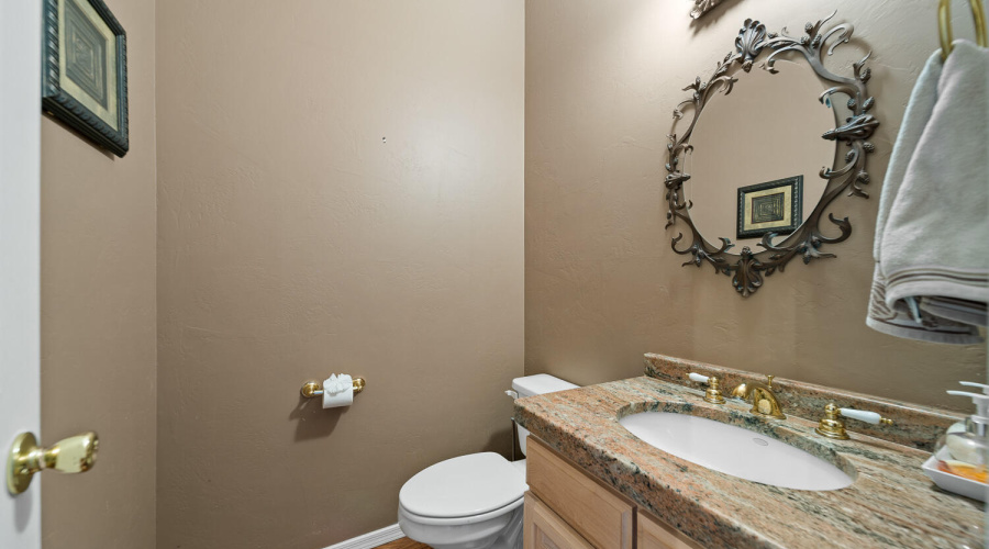 H guest bath off front entry