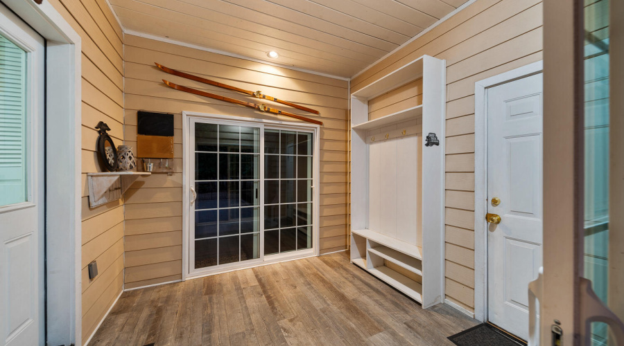 H inside breezeway mud room