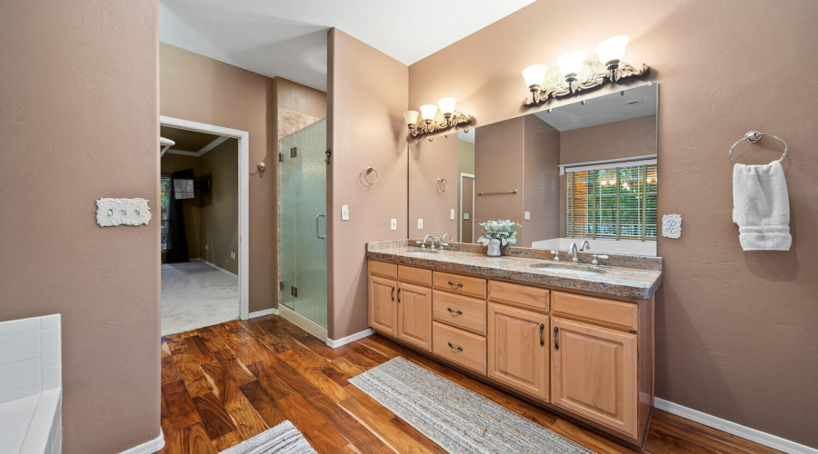 H ensuite double vanity & shower