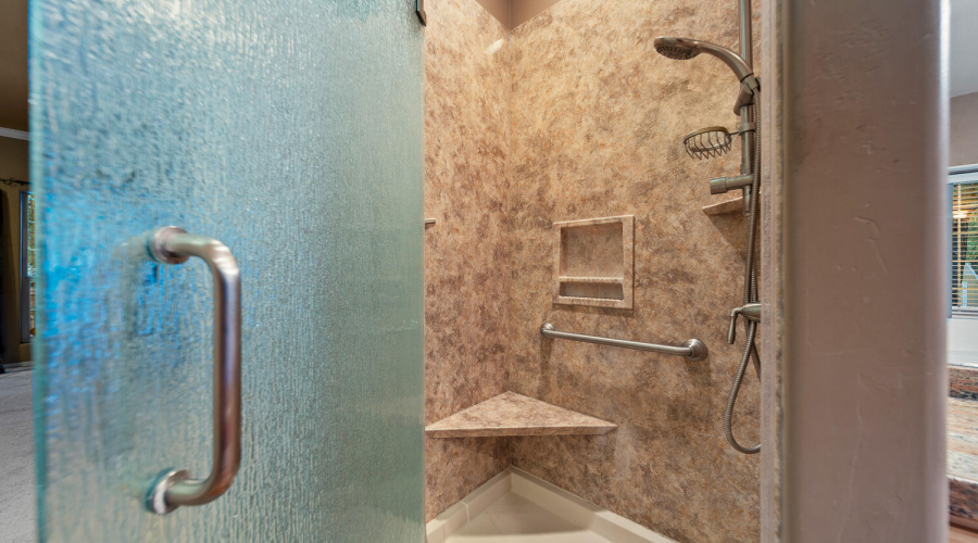 H ensuite shower stall