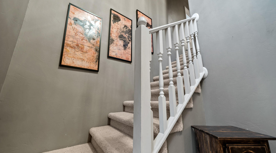 H stairs to 2nd leel