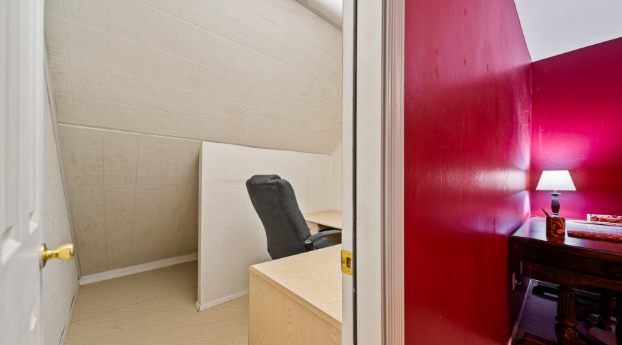 H office area in 3rd bedroom