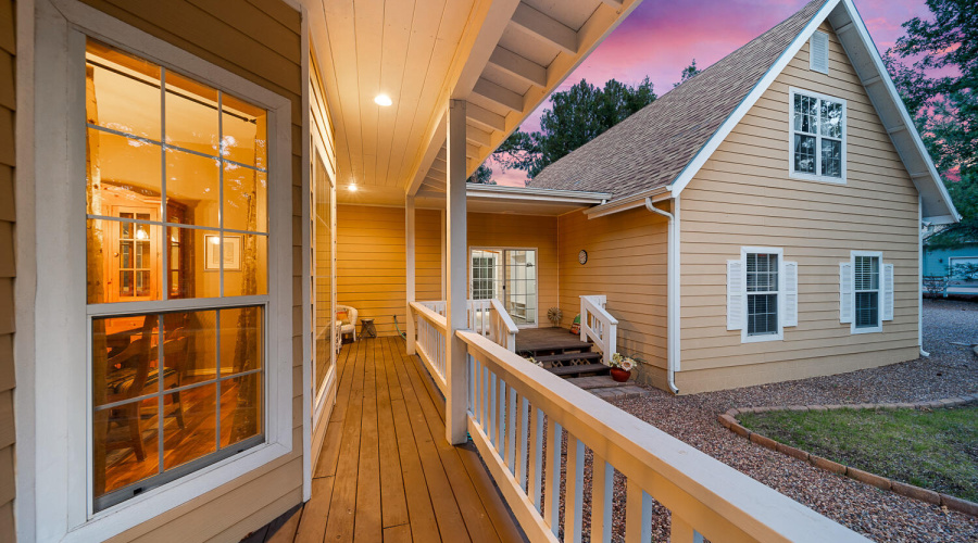 H dining room twilight