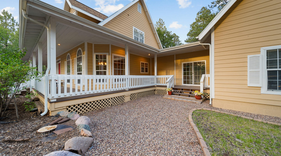 H entry to breezeway