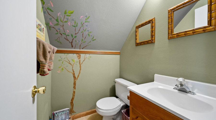 H bathroom in bonus bedroom