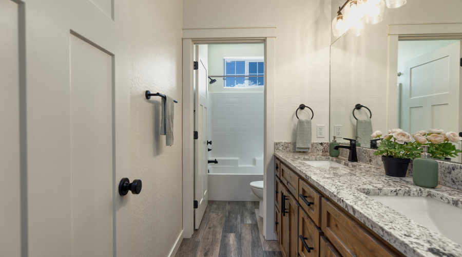 15 411 Hillcrest (32)