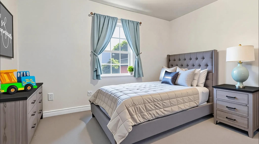 16 411 Hillcrest Bedroom 3