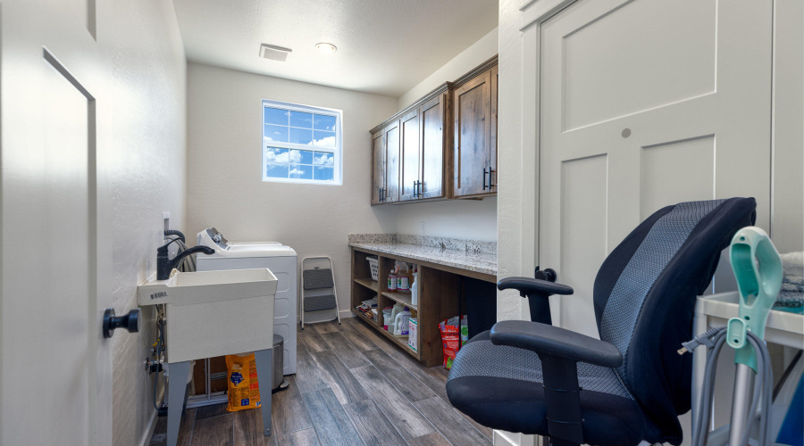 18 411 Hillcrest (35)