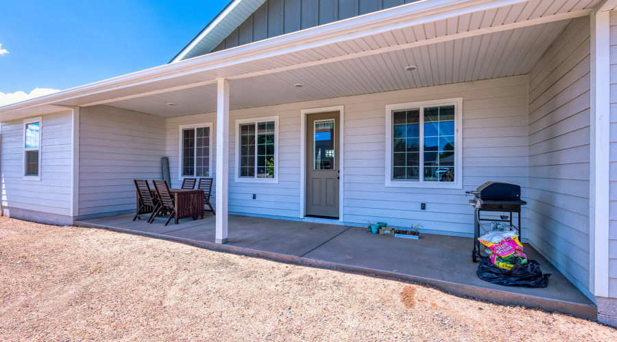 Z 411 Hillcrest Backyard (3)