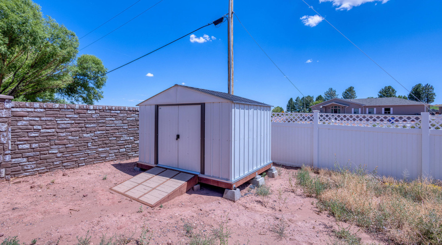 Z 411 Hillcrest Backyard (4)