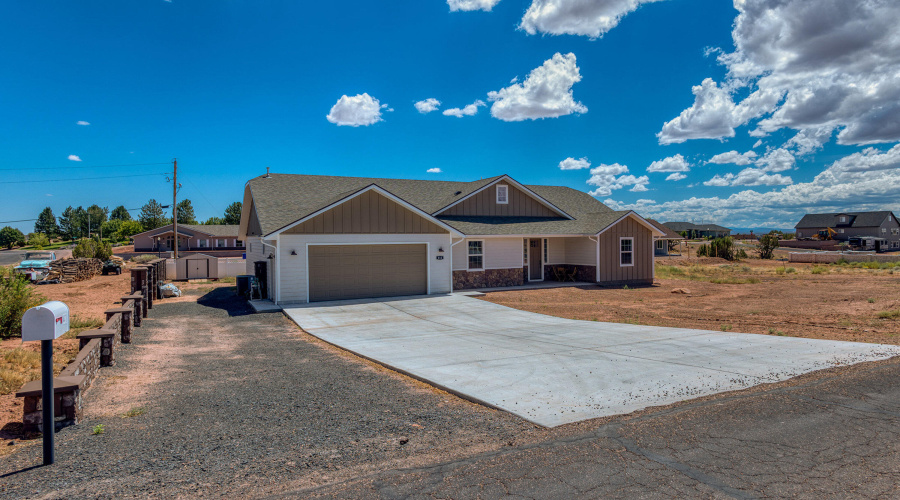 ZZ 411 Hillcrest (08)