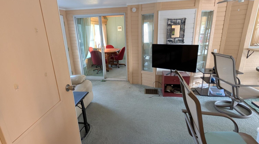 PXL_20250821_003641175