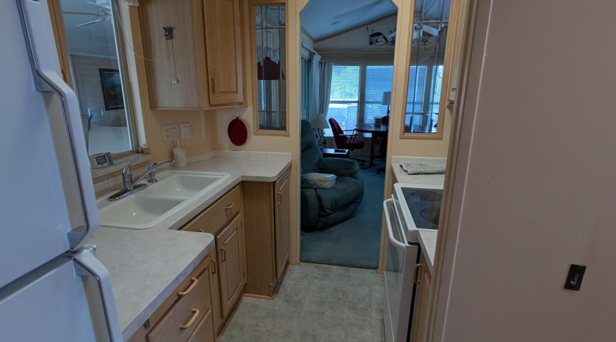 PXL_20250821_004259012