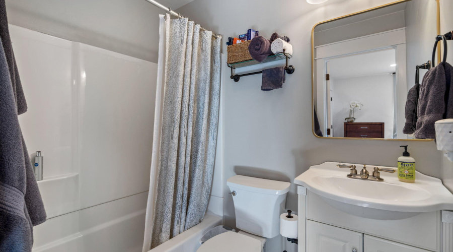 En Suite bath off of bedroom 2