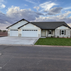 3010 sq ft