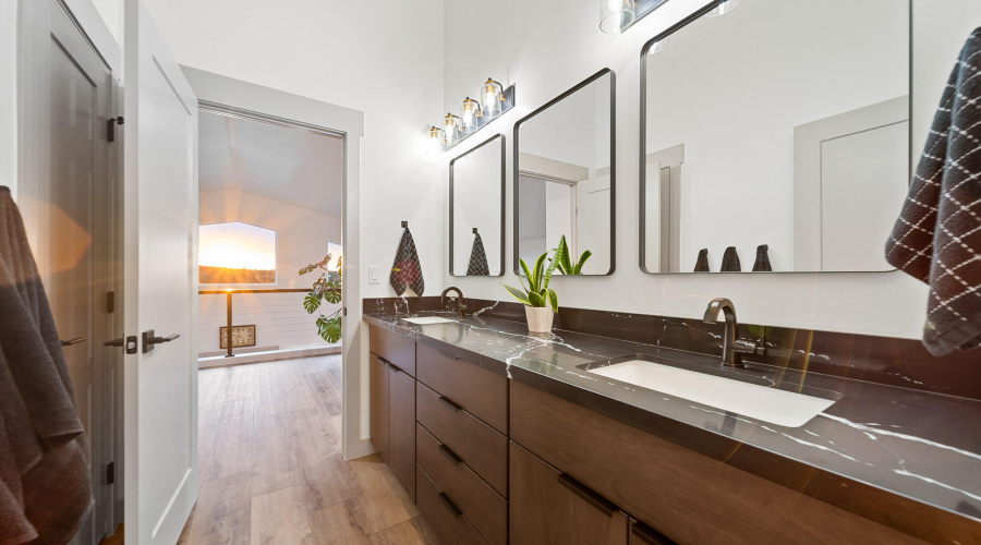 twinflamerem-56_(2048)