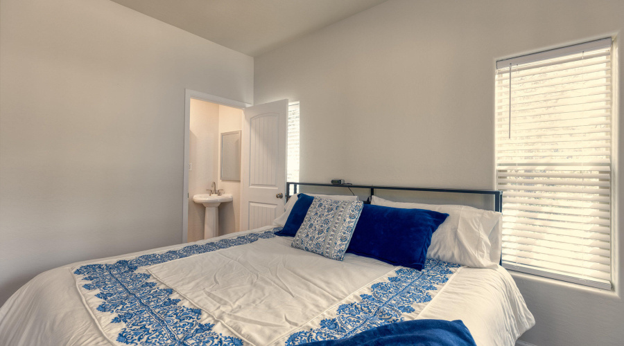 018_photo_18_2145_cottontail_rd_overgaar