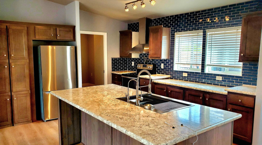 20250825_103919_resized