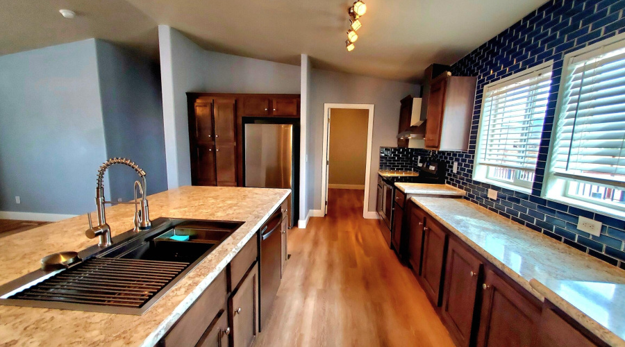 20250825_103950_resized