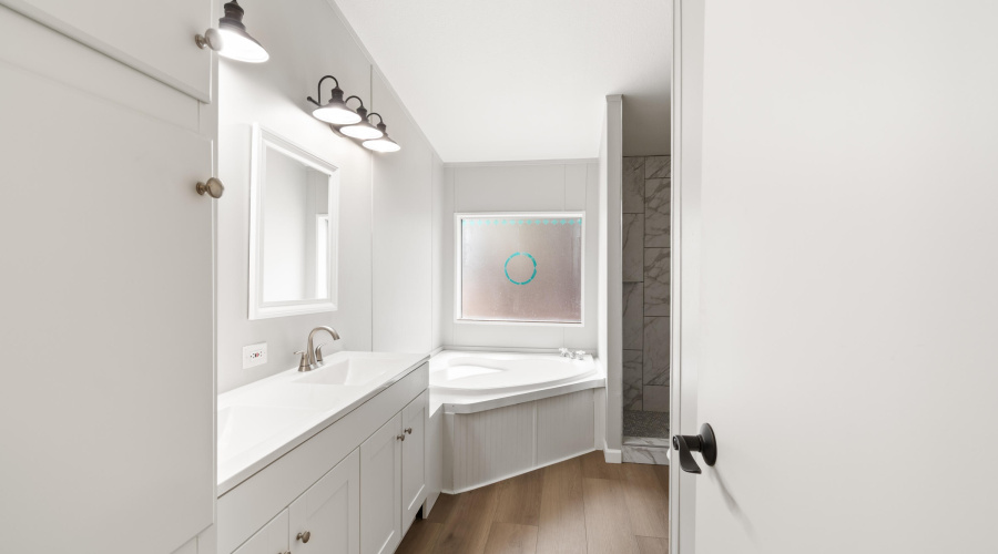 Brian Durbin Photo Primary Bath