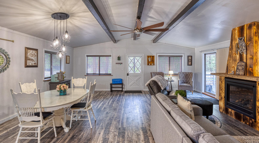 PAX_0722_AuroraHDR2019-edit-X2