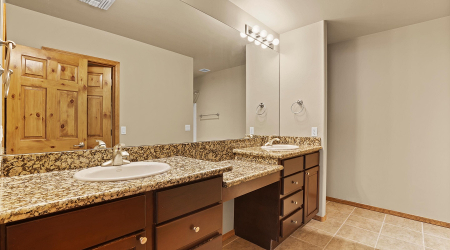 Downstairs 2nd En Suite Primary Bathroom