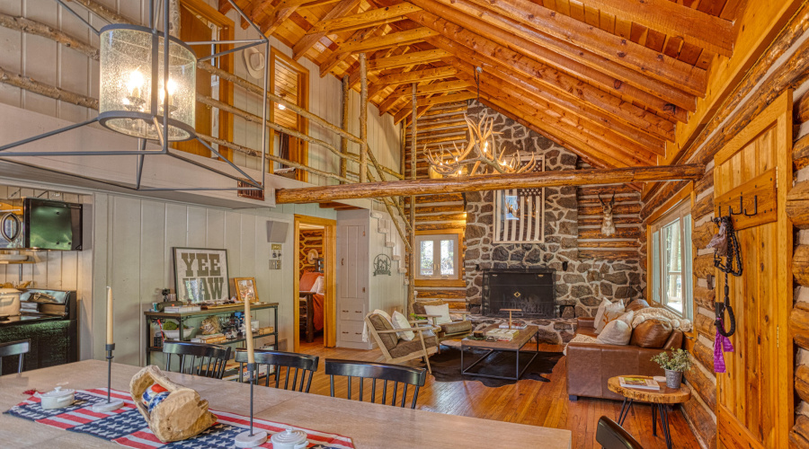 PAX_0644_AuroraHDR2019-edit