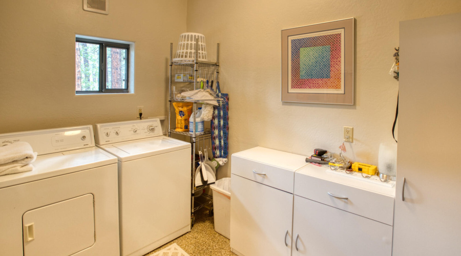 mud room/laundry