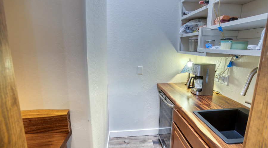 butlers pantry with sink