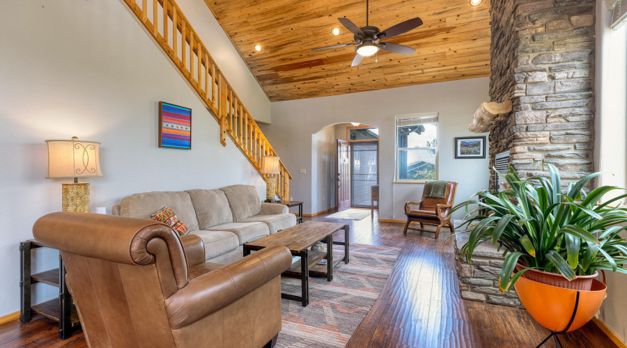 011_photo11_2220_e_rock_garden_dr._sl_st