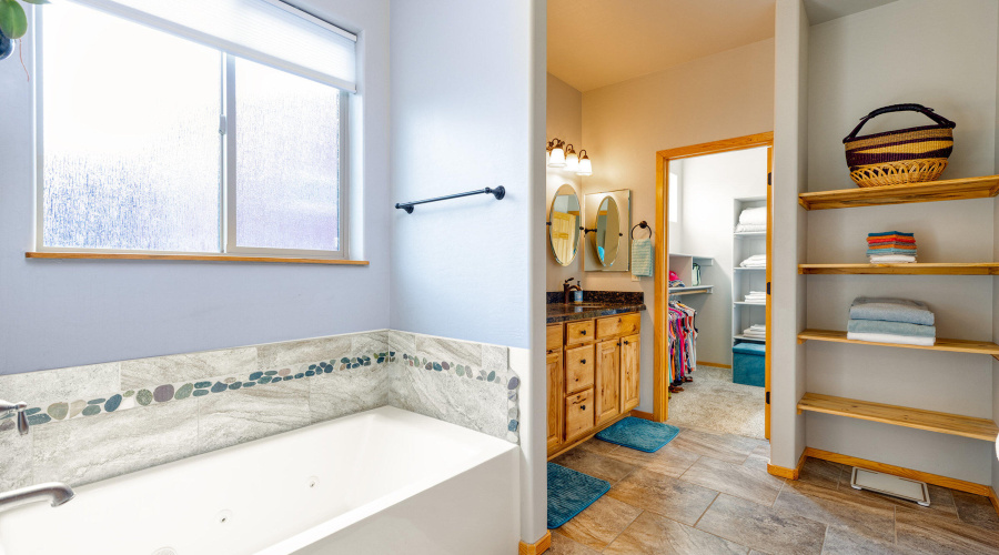 024_photo23_2220_e_rock_garden_dr._sl_st