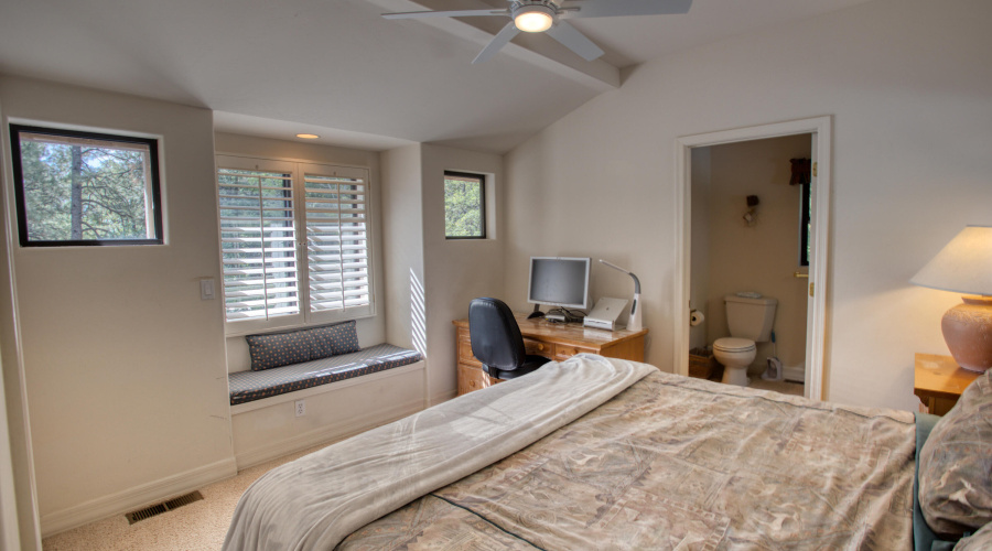 Bedroom  3 to the Bathroom