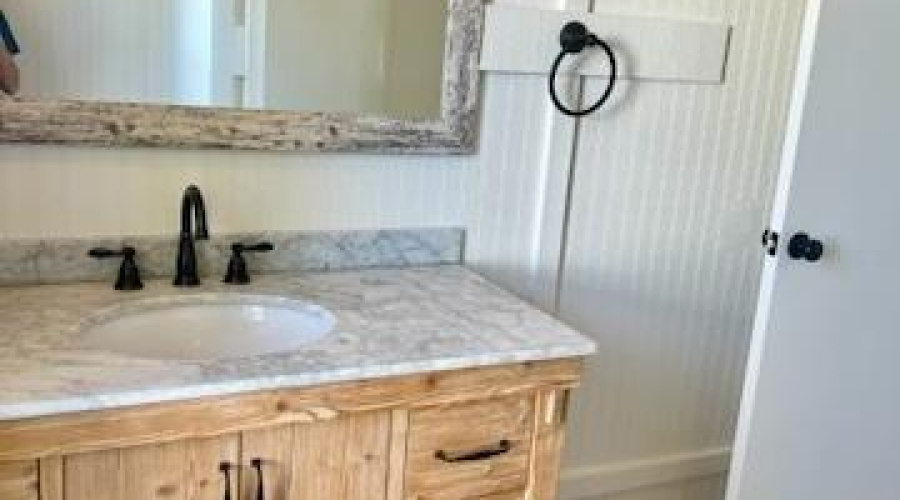 Guest Quarters Bath 1