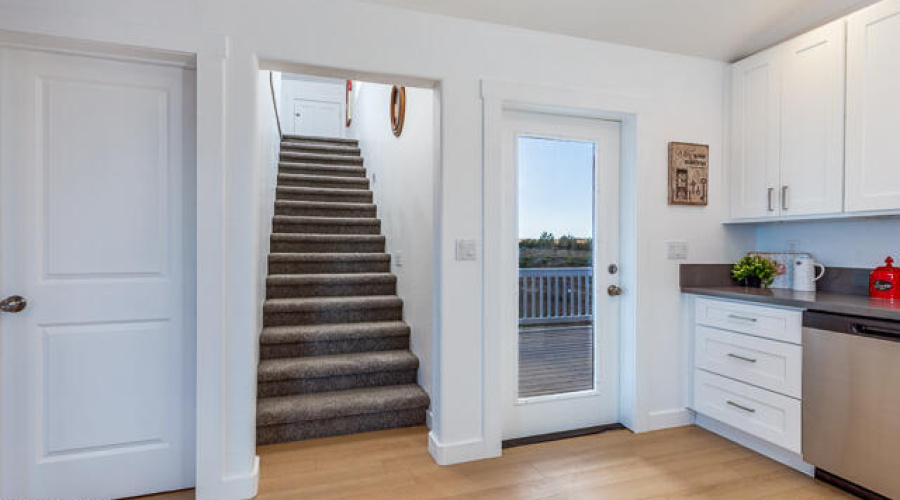 502 1100 West Street W MLS-15