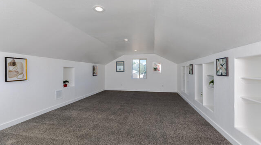 502 1100 West Street W MLS-16