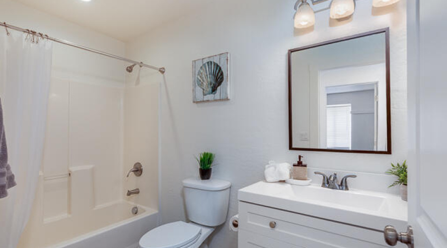 502 1100 West Street W MLS-25