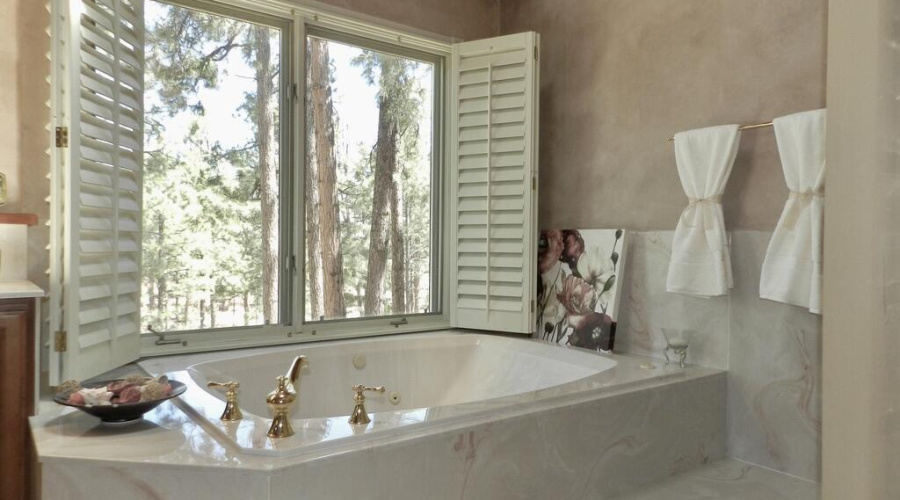 53F275D9-78BC-4FC9-B908-5F17E719D59E_1_1