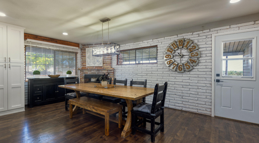 photo(18) 929 E Willow Lane Taylor Sylvi