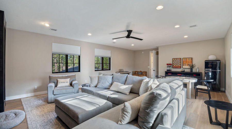 Treehouse toward catwalk