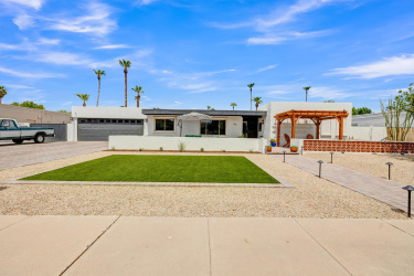 812 Gleneagles Drive, Phoenix, Arizona 85023, Bedrooms, ,Bathrooms,Residential,For Sale,Gleneagles,92827