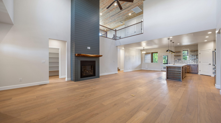 2268RoundaboutCir-HeberOvergaardAZ-8