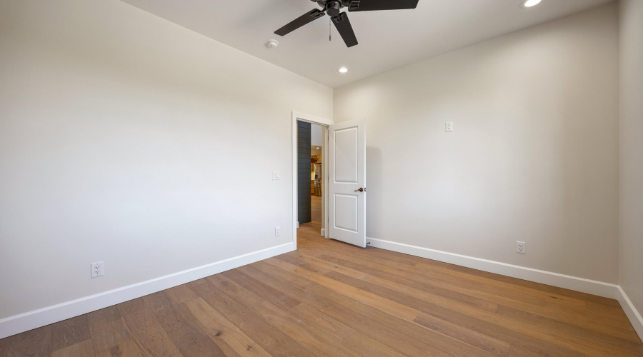 2268RoundaboutCir-HeberOvergaardAZ-24