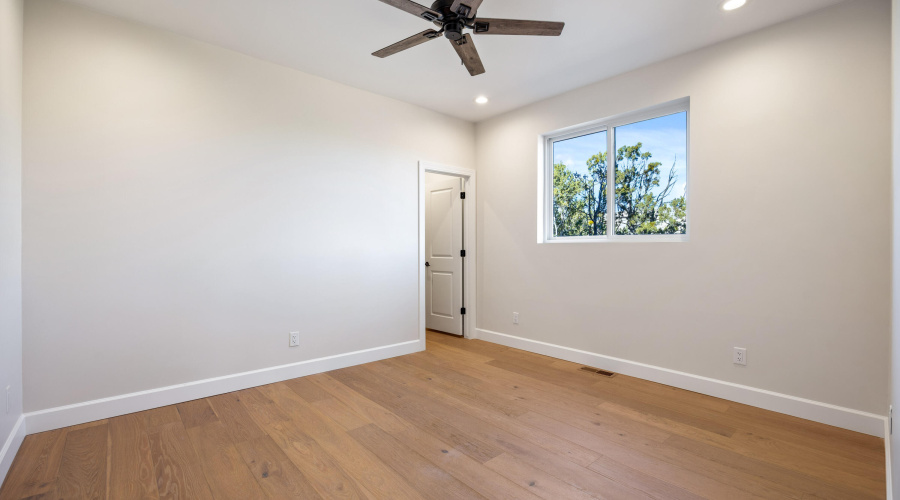 2268RoundaboutCir-HeberOvergaardAZ-25