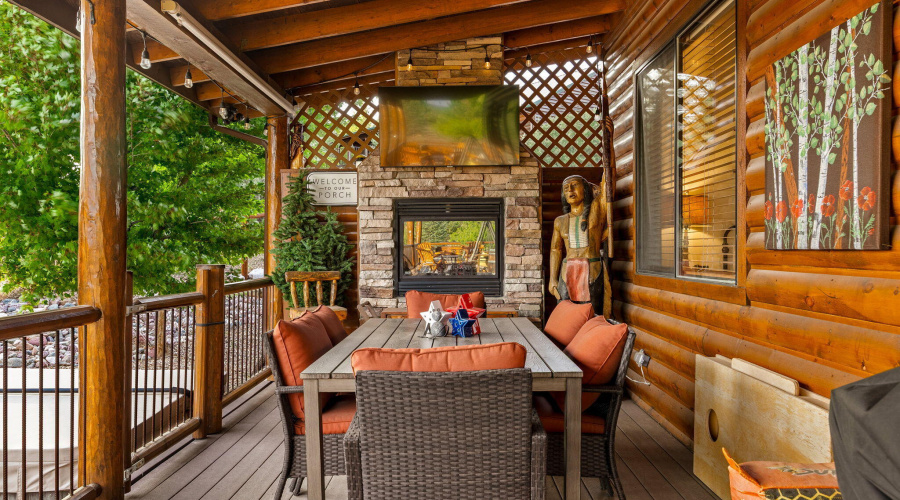 BACK PATIO DINING AREA