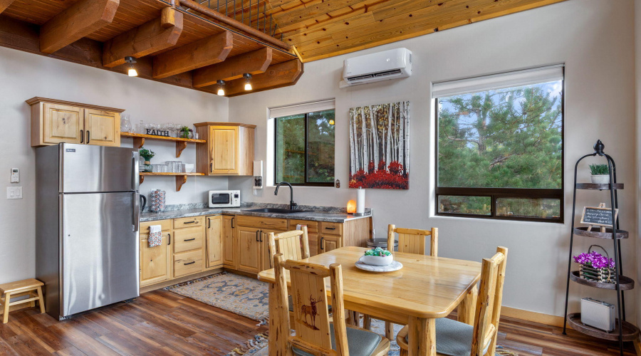 KITCHENETTE AND DINING